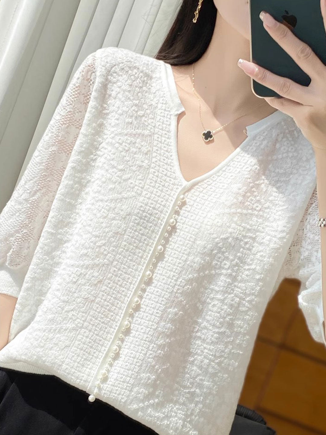 Alexis | Retro V-Neck Lantern Top