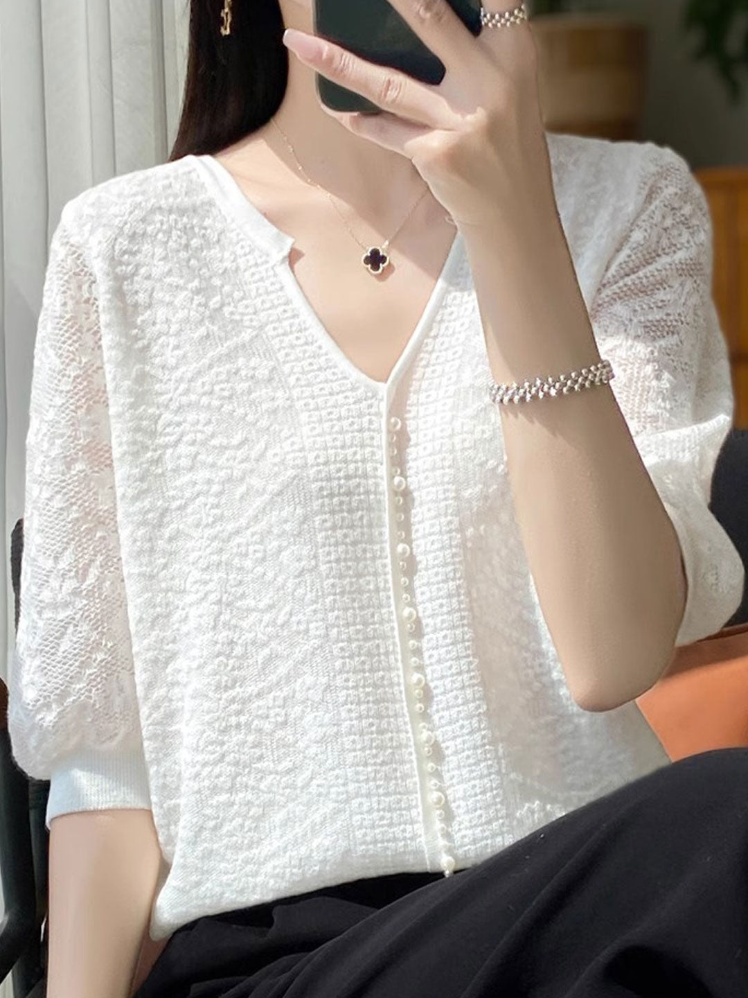Alexis | Retro V-Neck Lantern Top