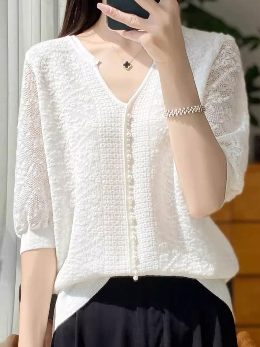 Alexis | Retro V-Neck Lantern Top