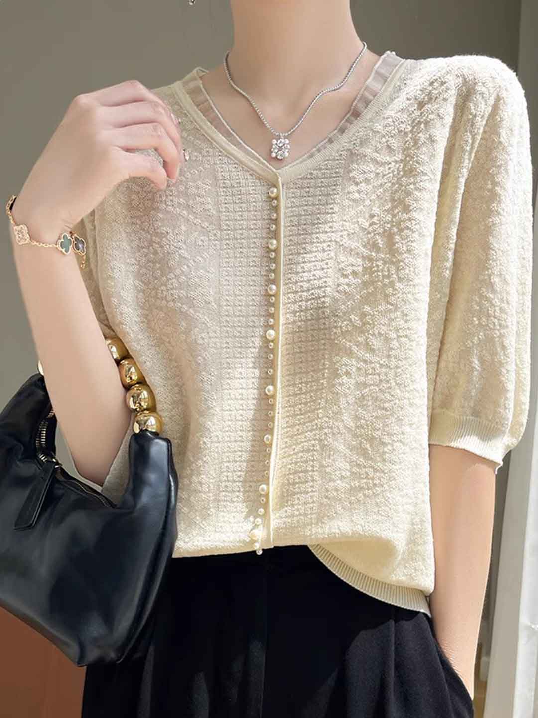 Alexis | Retro V-Neck Lantern Top
