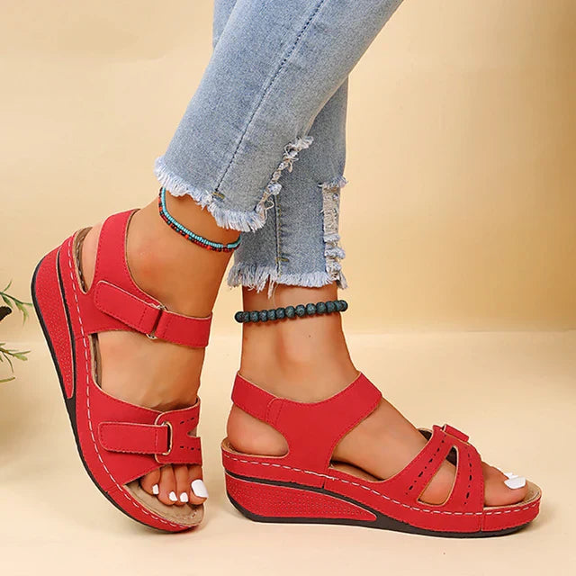 Loes | Open toe orthopedic sandals